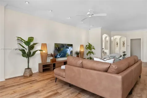 1896 Crestview Way Naples FL 34119