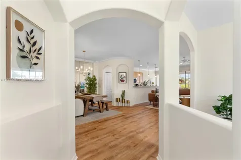 1896 Crestview Way Naples FL 34119
