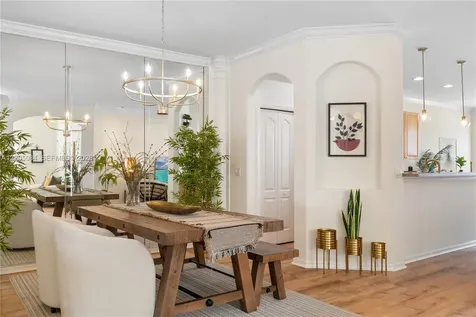 1896 Crestview Way Naples FL 34119