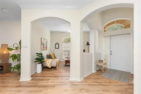 1896 Crestview Way Naples FL 34119