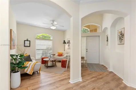 1896 Crestview Way Naples FL 34119