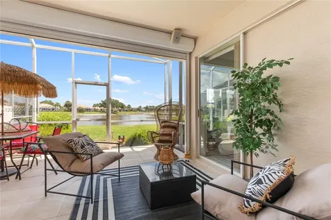 1896 Crestview Way Naples FL 34119