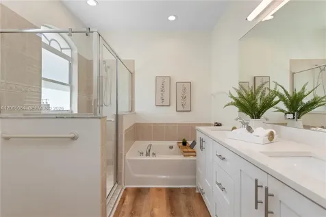1896 Crestview Way Naples FL 34119