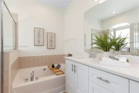 1896 Crestview Way Naples FL 34119