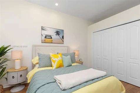 1896 Crestview Way Naples FL 34119