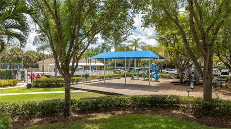 1896 Crestview Way Naples FL 34119