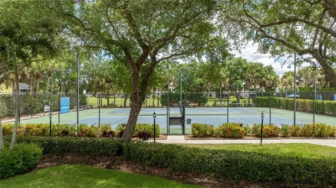 1896 Crestview Way Naples FL 34119