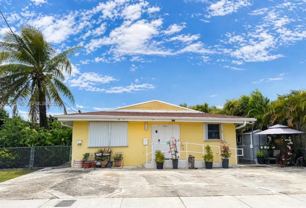 1212-1214 SW 30th Court Miami FL 33135