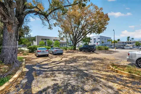 7201 Biscayne Boulevard Miami FL 33138