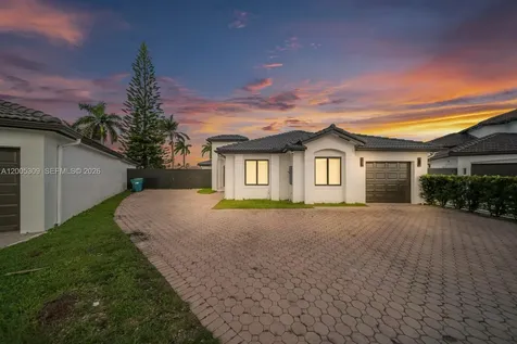 990 NW 131st Avenue Miami FL 33182