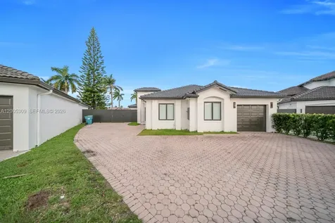 990 NW 131st Avenue Miami FL 33182