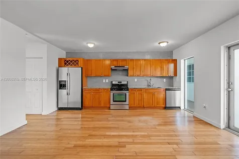 7950 Tatum Waterway Drive Miami Beach FL 33141