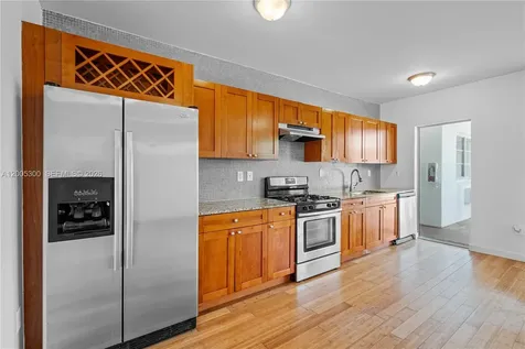 7950 Tatum Waterway Drive Miami Beach FL 33141