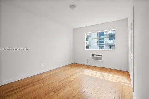 7950 Tatum Waterway Drive Miami Beach FL 33141