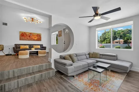 541 NW 109th Street Miami FL 33168