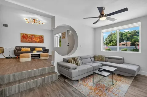 541 NW 109th Street Miami FL 33168