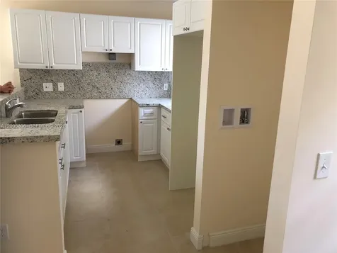 1565 NW 47th Street Miami FL 33142