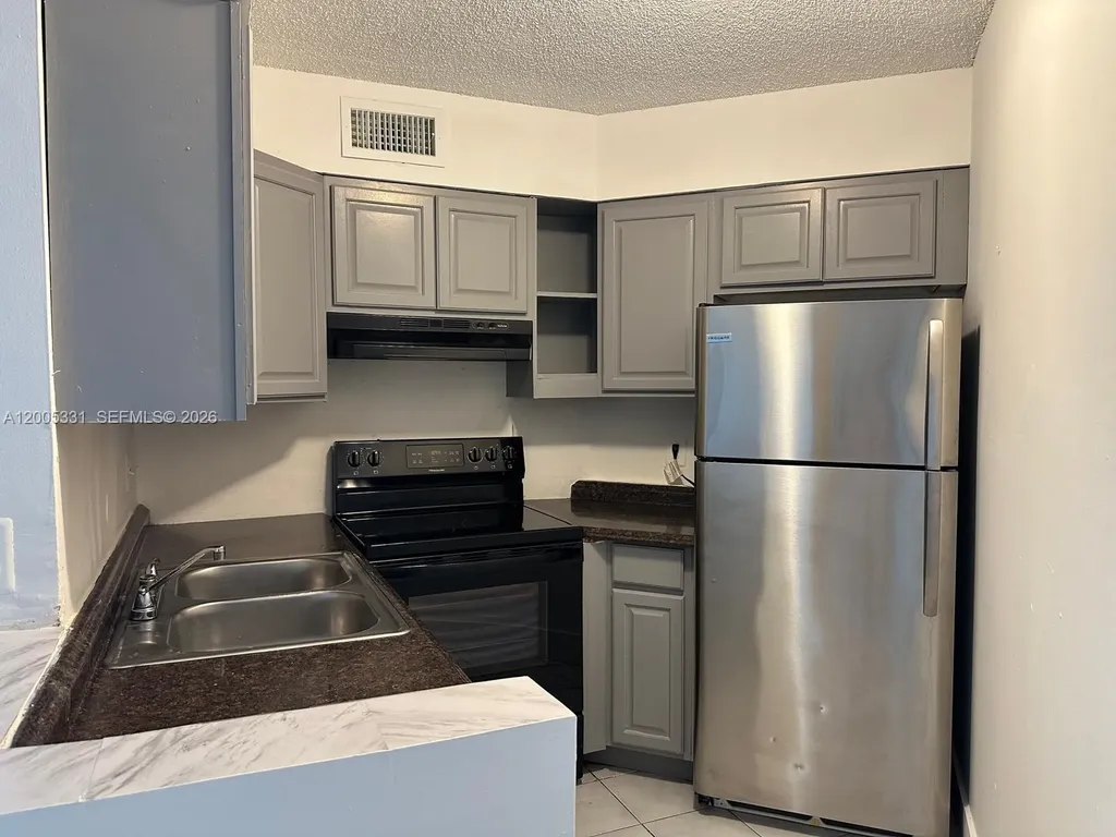 215 Lake Pointe Drive Oakland Park FL 33309