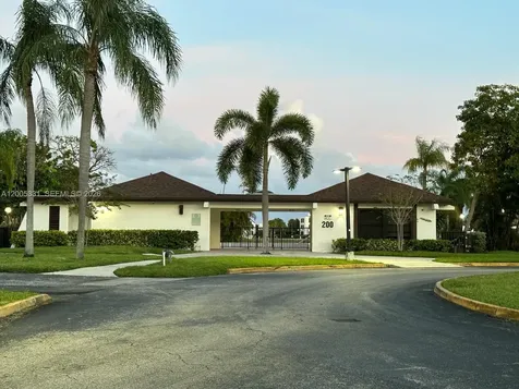 215 Lake Pointe Drive Oakland Park FL 33309
