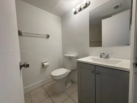 215 Lake Pointe Drive Oakland Park FL 33309