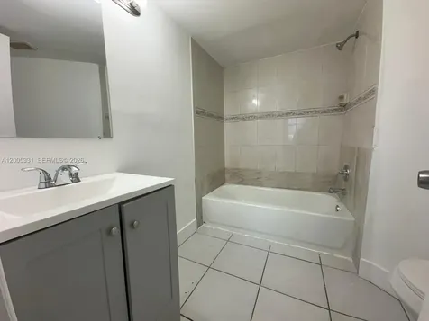 215 Lake Pointe Drive Oakland Park FL 33309