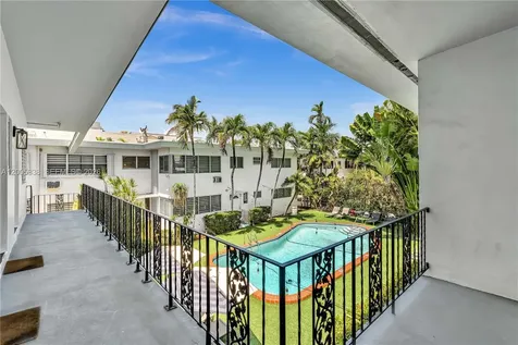 10006 E Bay Harbor Drive Bay Harbor Islands FL 33154