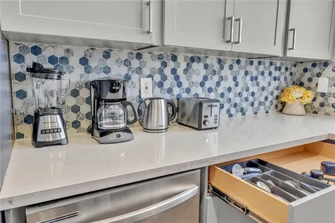 10006 E Bay Harbor Drive Bay Harbor Islands FL 33154