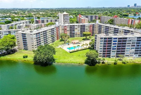1750 NE 191st Street Miami FL 33179