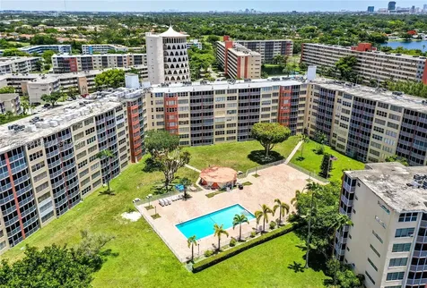 1750 NE 191st Street Miami FL 33179
