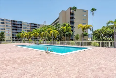 1750 NE 191st Street Miami FL 33179