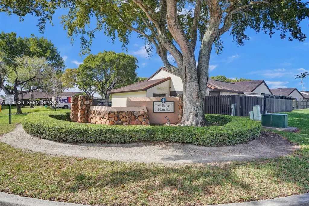 15292 SW 46th Lane Drive Miami FL 33185