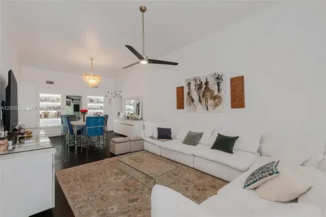 9048 Carlyle Avenue Surfside FL 33154
