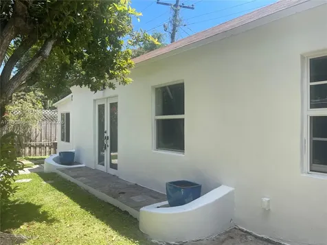 554 NE 74th Street Miami FL 33138