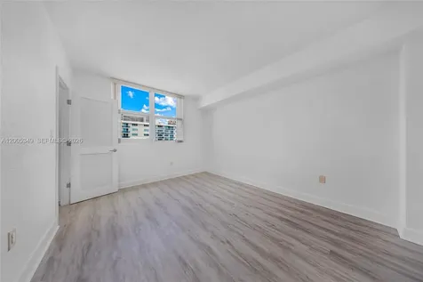 7501 E Treasure Drive North Bay Village FL 33141