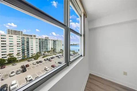 7501 E Treasure Drive North Bay Village FL 33141