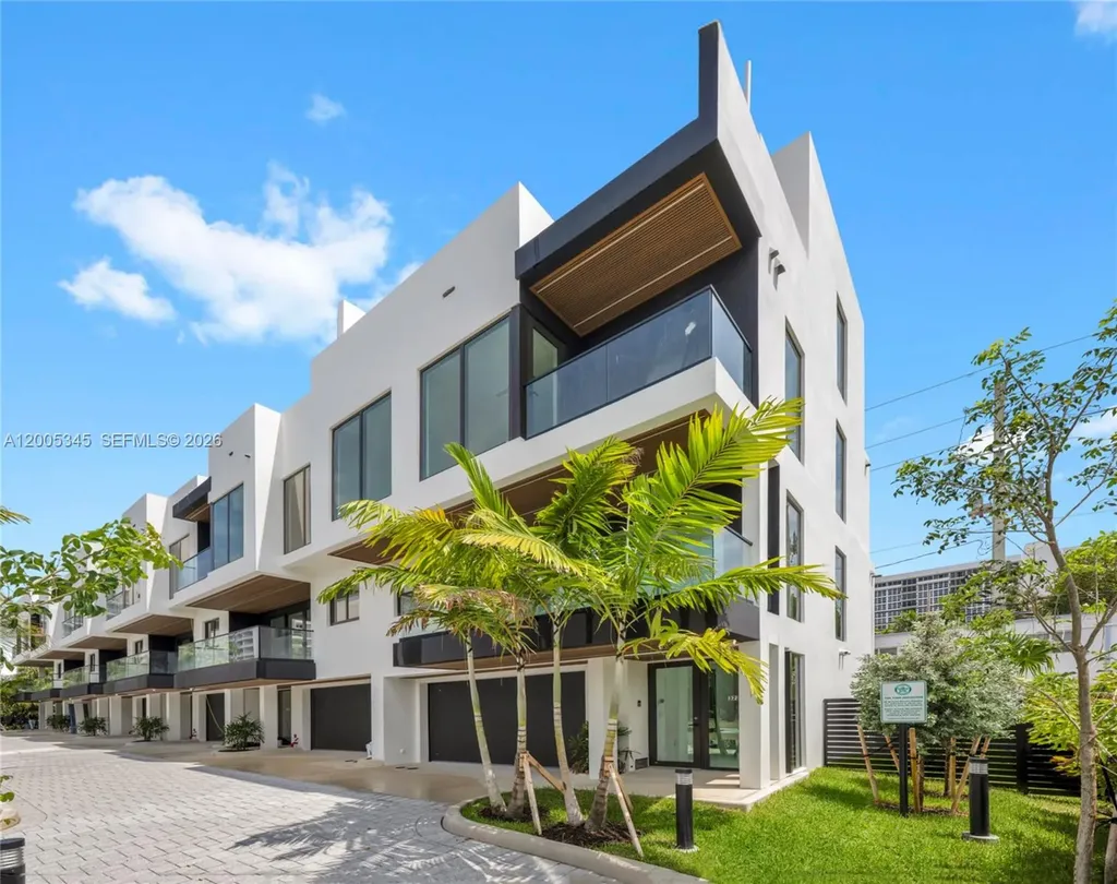 3222 NE 7th Street Pompano Beach FL 33062