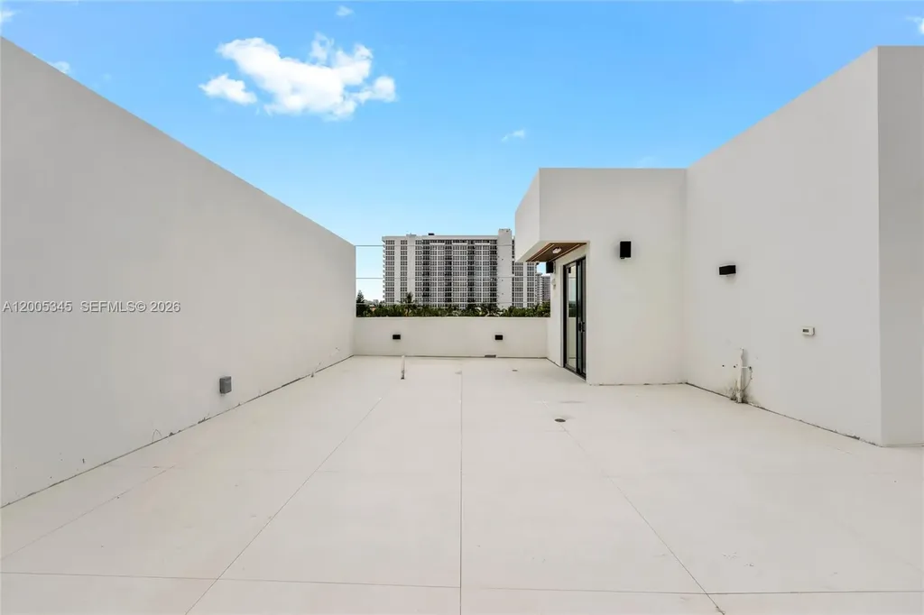 3222 NE 7th Street Pompano Beach FL 33062