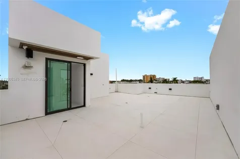 3222 NE 7th Street Pompano Beach FL 33062