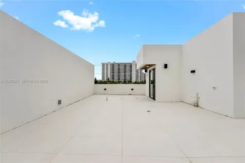 3222 NE 7th Street Pompano Beach FL 33062