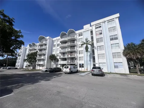 496 NW 165th Street Road Miami FL 33169