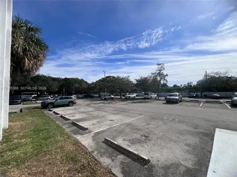 496 NW 165th Street Road Miami FL 33169