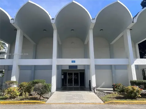 496 NW 165th Street Road Miami FL 33169