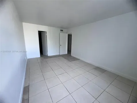 496 NW 165th Street Road Miami FL 33169