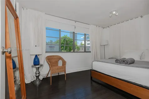 1005 9th Street Miami Beach FL 33139