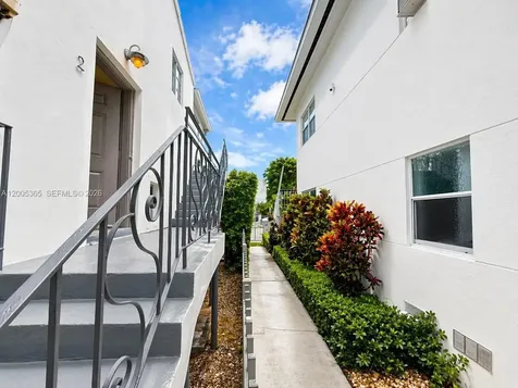 1005 9th Street Miami Beach FL 33139
