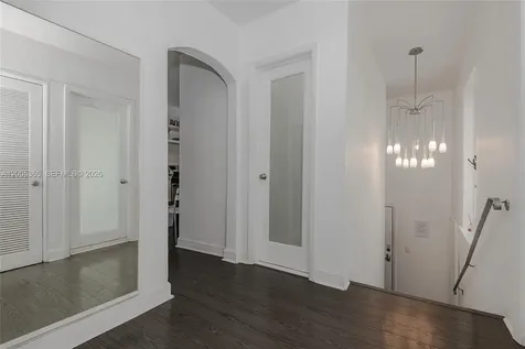 1005 9th Street Miami Beach FL 33139