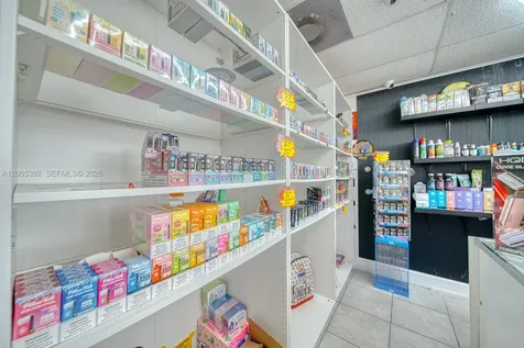 Established Smoke Shop Turnkey Operation Sweetwater FL 33174