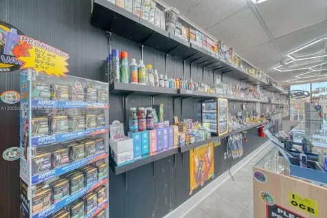 Established Smoke Shop Turnkey Operation Sweetwater FL 33174