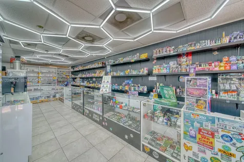 Established Smoke Shop Turnkey Operation Sweetwater FL 33174