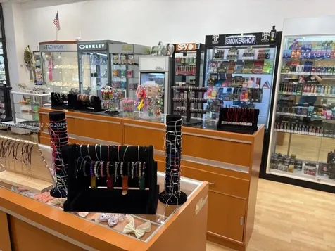Established Smoke Shop Turnkey Operation Sweetwater FL 33174
